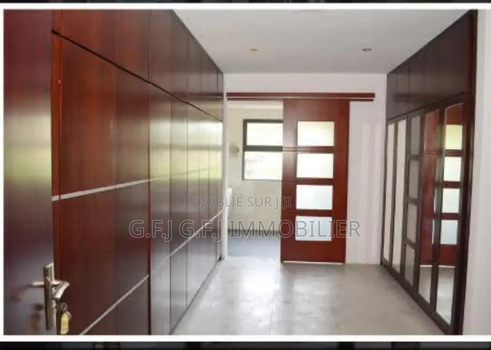 4chbre Duplex dans G.F.J, Cocody à Vendre