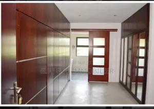 4chbre Duplex dans G.F.J, Cocody à Vendre