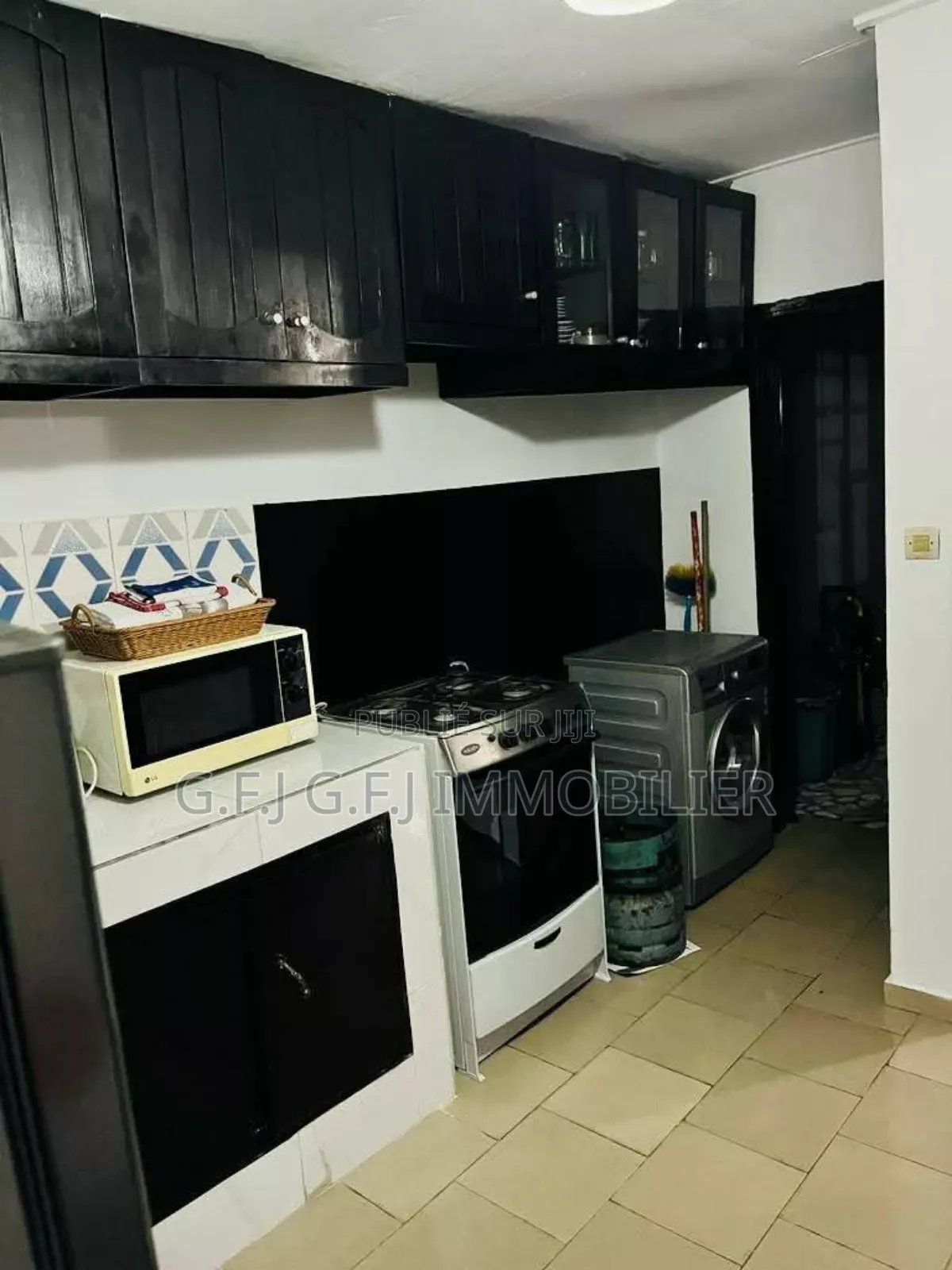 Furnished 2chbre Maison dans G.F.J Immobilier, Cocody à Louer