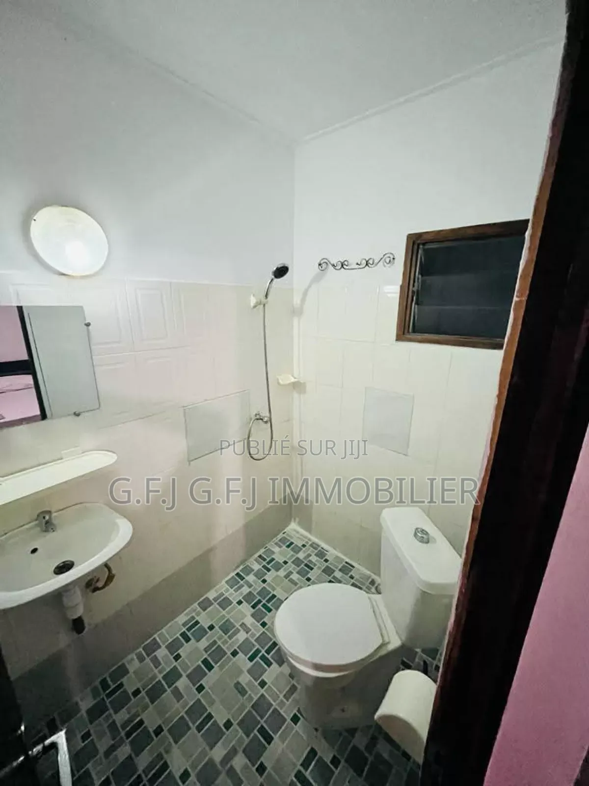 Furnished 2chbre Maison dans G.F.J Immobilier, Cocody à Louer