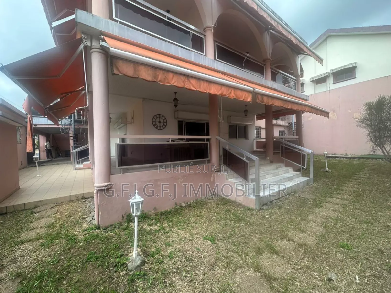 3chbre Duplex dans G.F.J Immobilier, Cocody à Louer