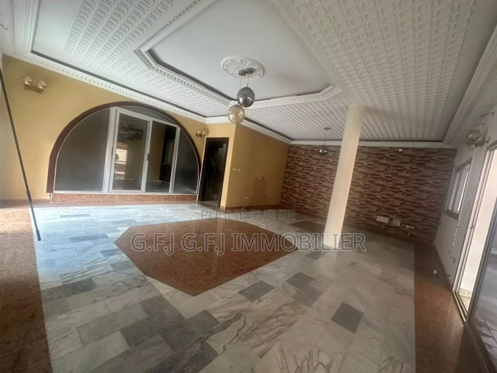 3chbre Duplex dans G.F.J Immobilier, Cocody à Louer