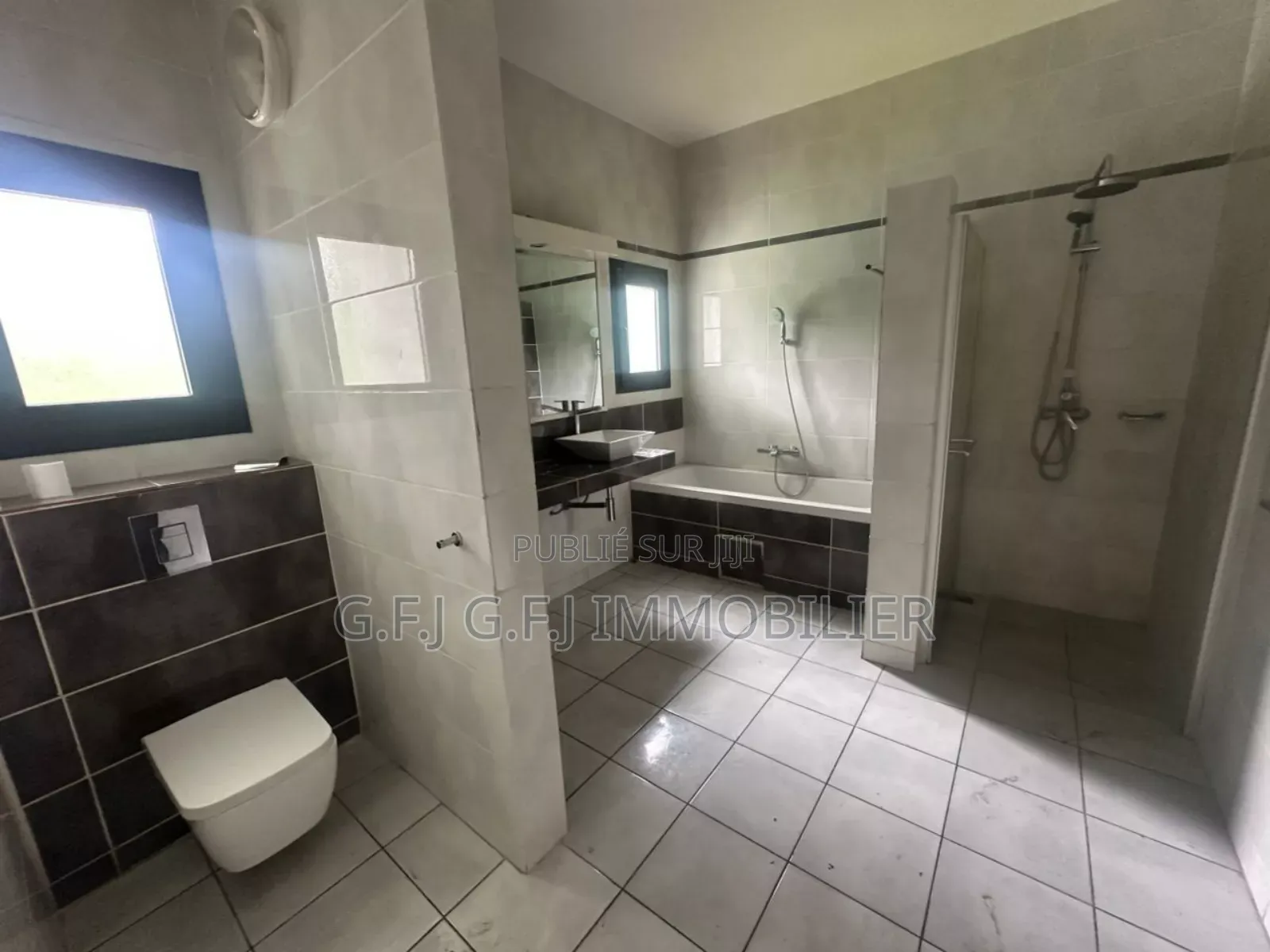 4chbre Duplex dans G.F.J Immobilier, Cocody à Louer