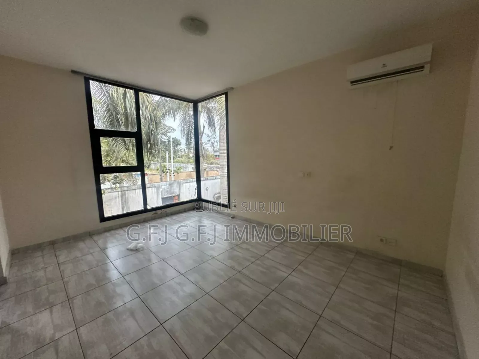 4chbre Duplex dans G.F.J Immobilier, Cocody à Louer