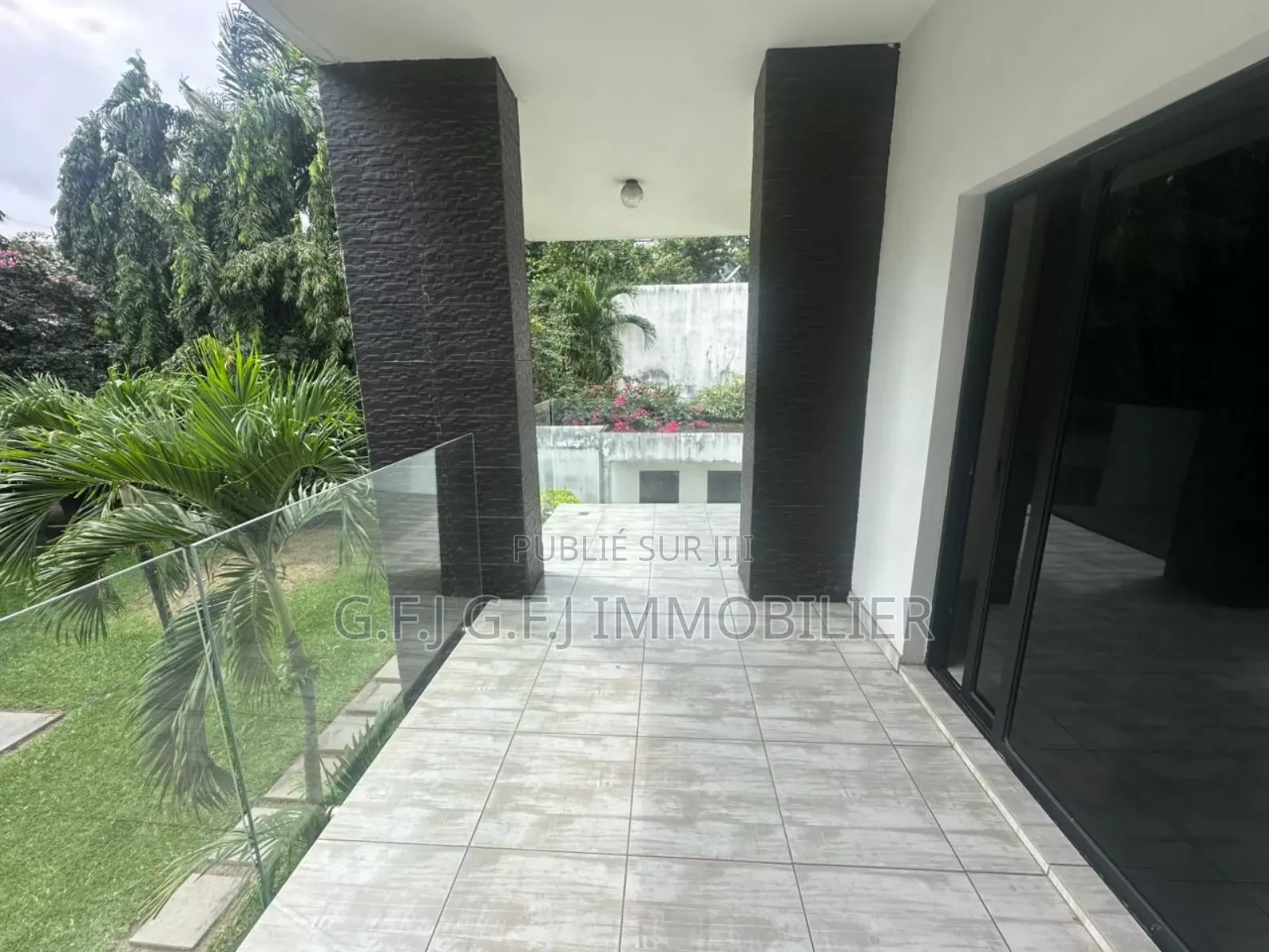 4chbre Duplex dans G.F.J Immobilier, Cocody à Louer