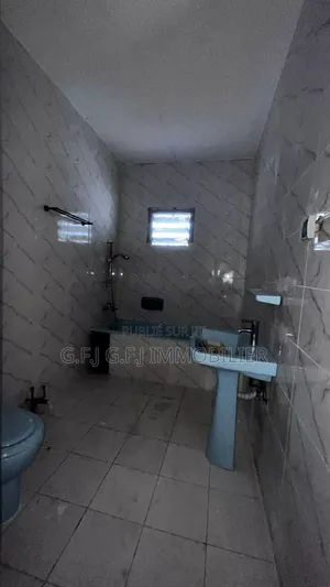 3chbre Duplex dans G.F.J Immobilier, Cocody à Louer