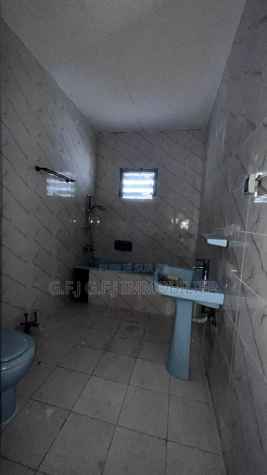 3chbre Duplex dans G.F.J Immobilier, Cocody à Louer