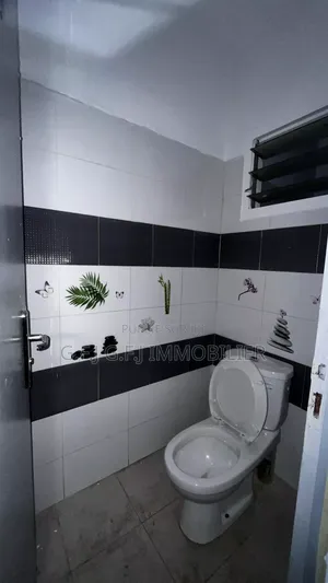3chbre Duplex dans G.F.J Immobilier, Cocody à Louer