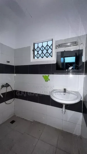 3chbre Duplex dans G.F.J Immobilier, Cocody à Louer