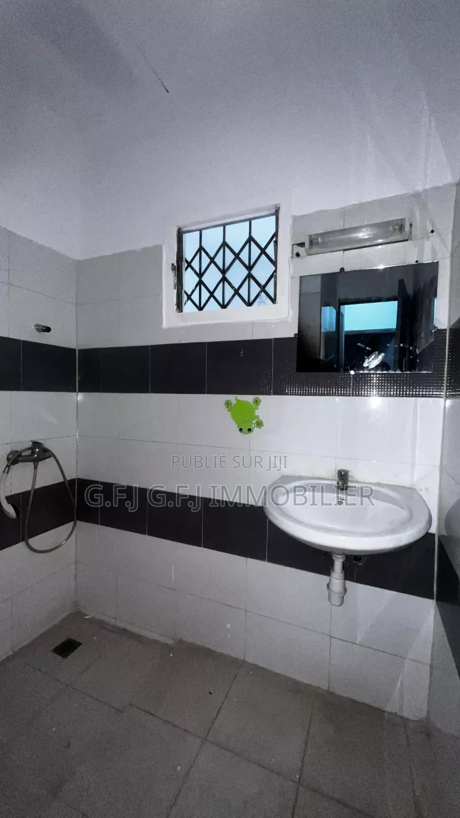 3chbre Duplex dans G.F.J Immobilier, Cocody à Louer