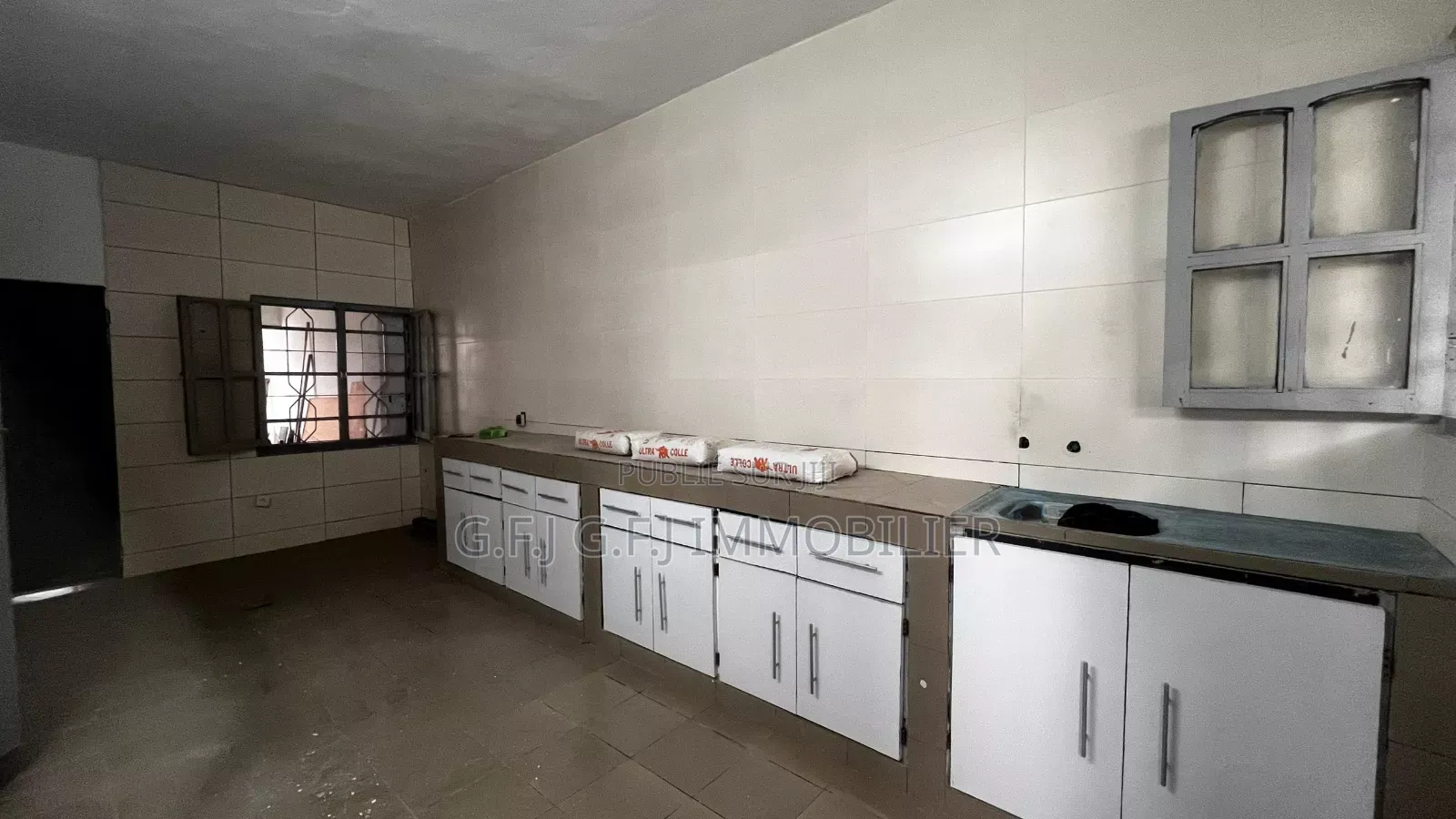 3chbre Duplex dans G.F.J Immobilier, Cocody à Louer