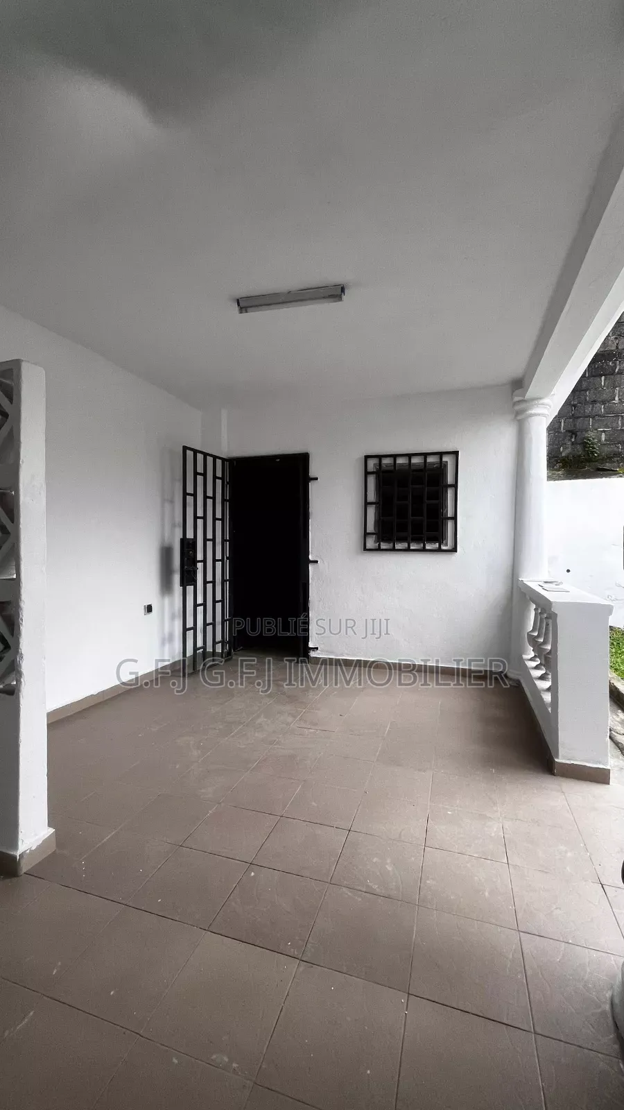 3chbre Duplex dans G.F.J Immobilier, Cocody à Louer