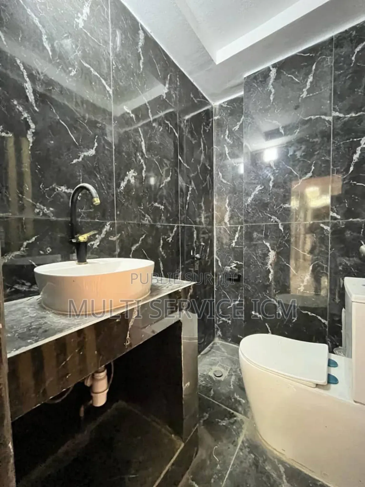 9chbre Blocs d'appartements dans Ismaël Coulibaly, Le Plateau à Vendre