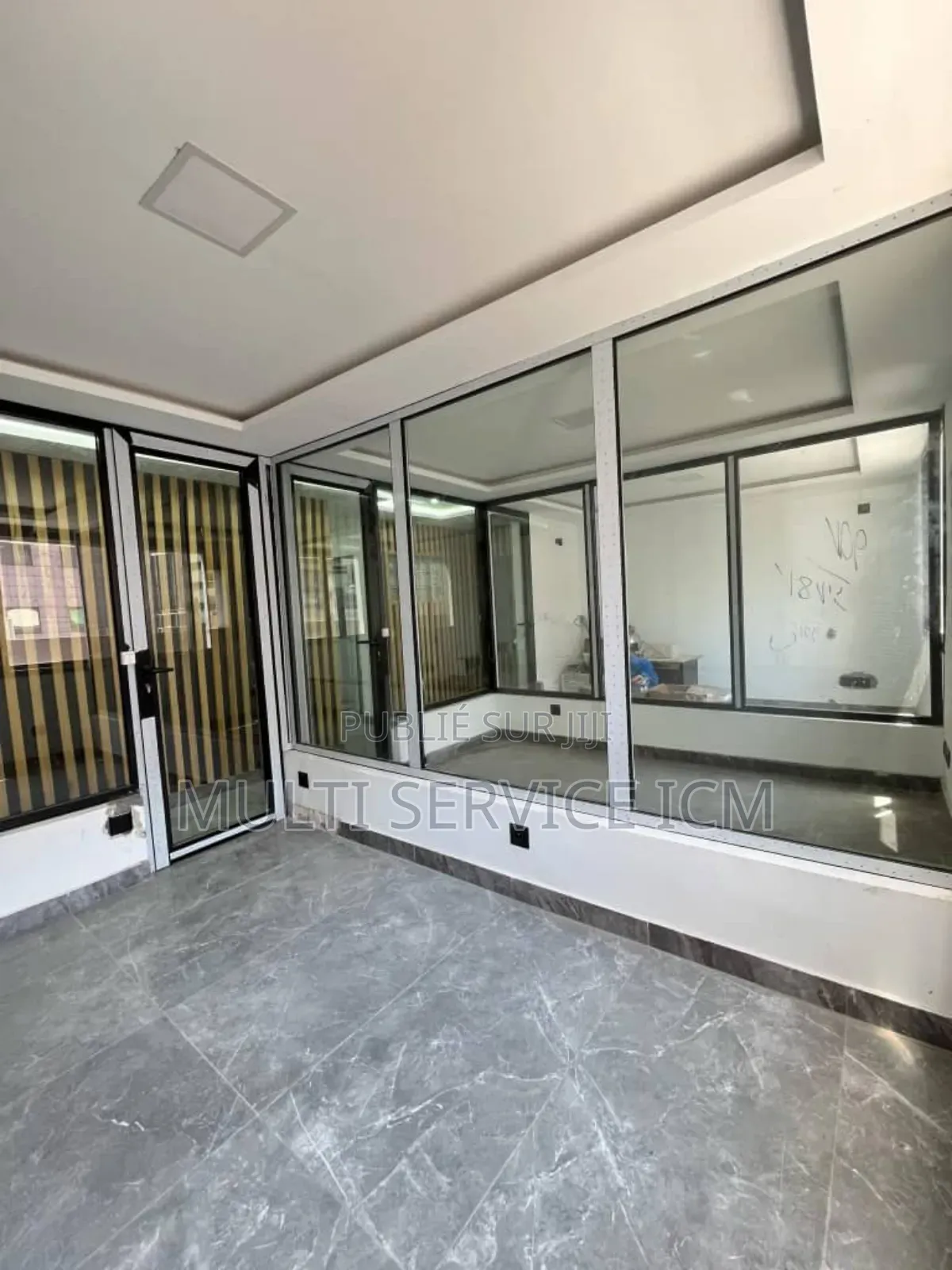 9chbre Blocs d'appartements dans Ismaël Coulibaly, Le Plateau à Vendre