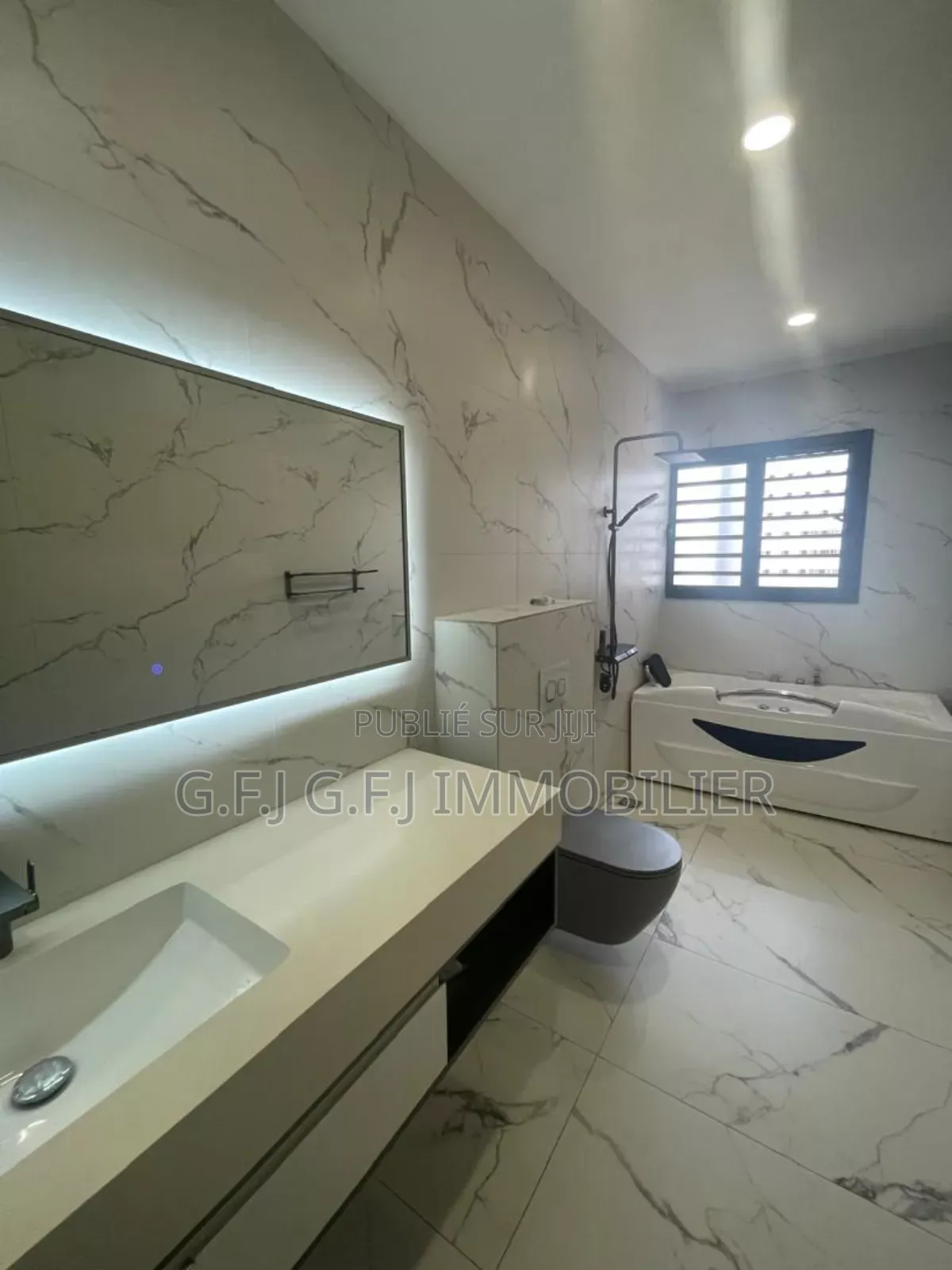 5chbre Duplex dans G.F.J Immobilier, Cocody à Vendre