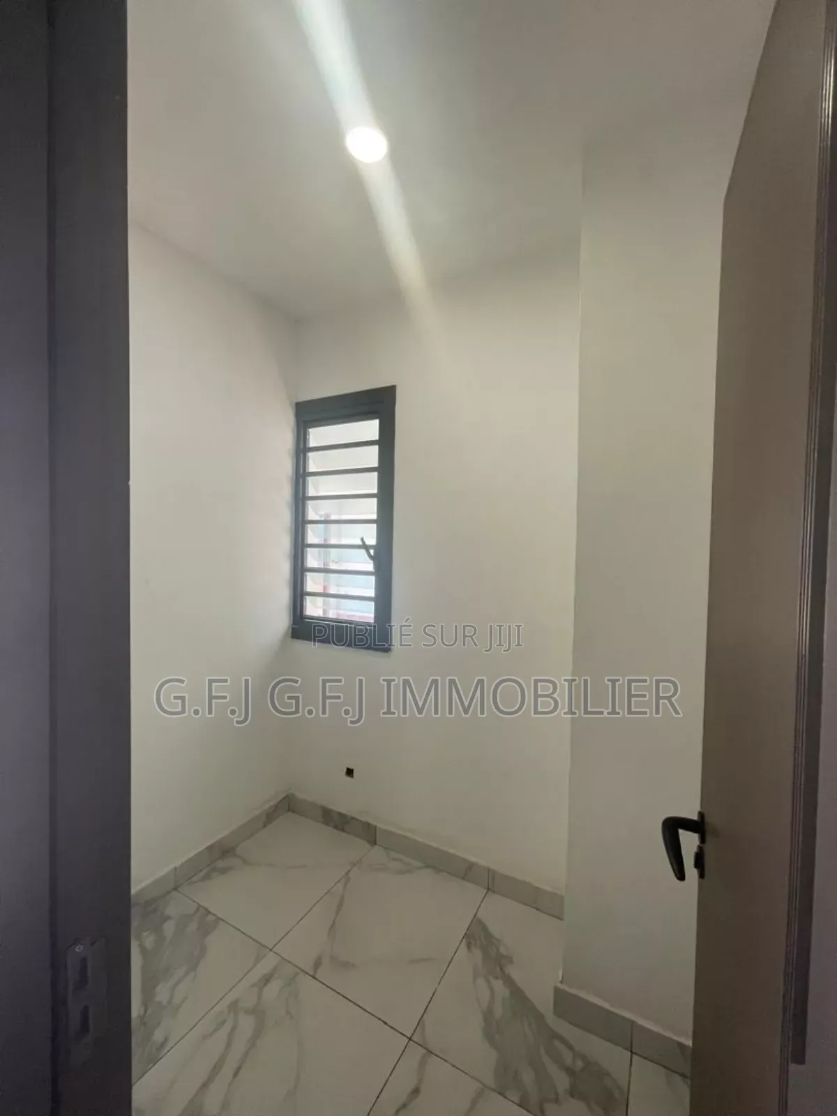 5chbre Duplex dans G.F.J Immobilier, Cocody à Vendre