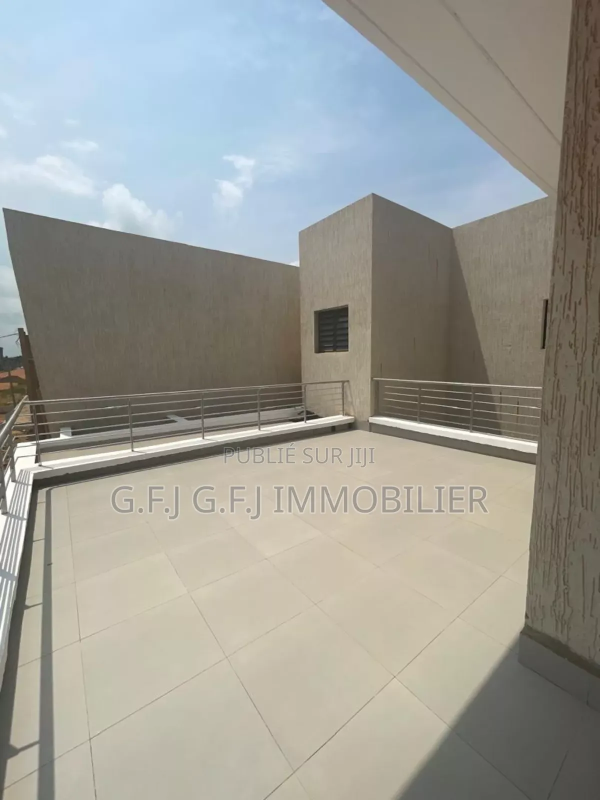 5chbre Duplex dans G.F.J Immobilier, Cocody à Vendre