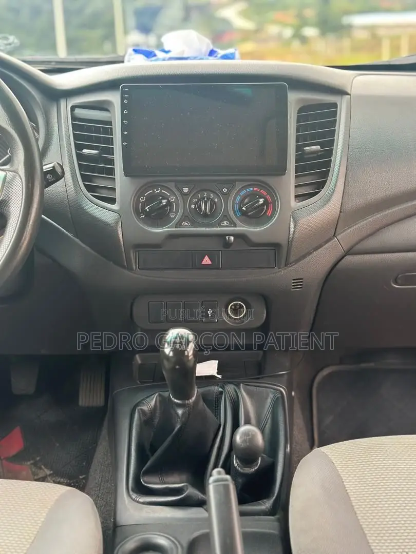 Mitsubishi L200 2023 Noir Mat