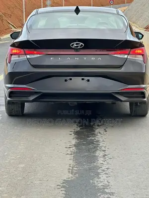 Hyundai Elantra 2022 Noir