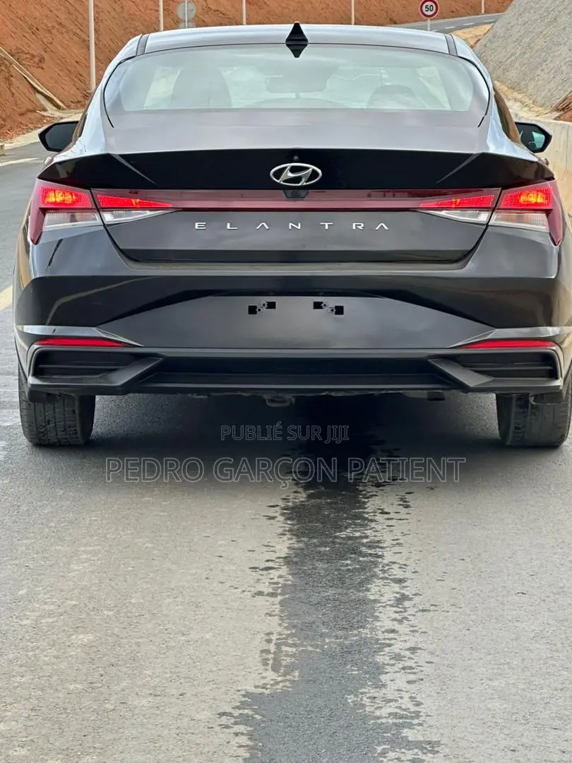 Hyundai Elantra 2022 Noir