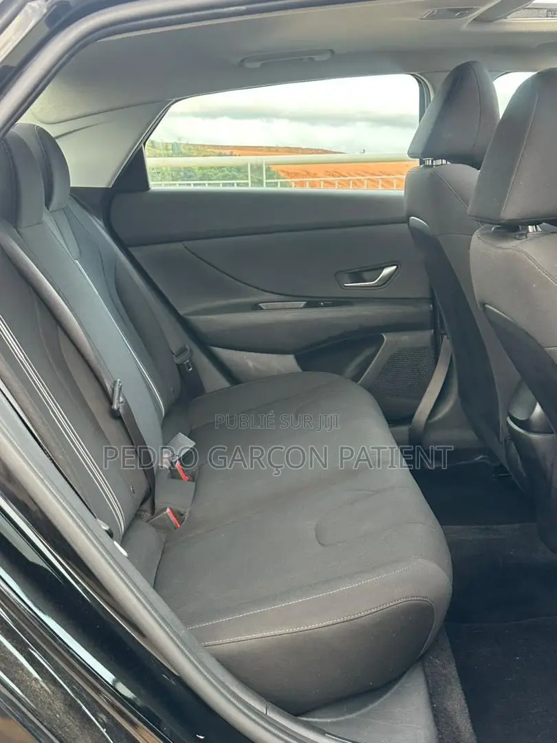 Hyundai Elantra 2022 Noir