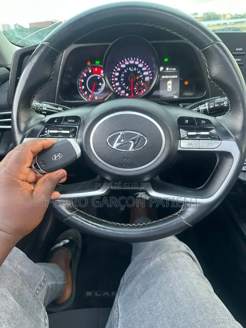 Hyundai Elantra 2022 Noir