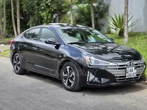 Photo - Hyundai Elantra Limited 2020 Gris