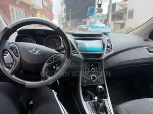 Photo - Hyundai Elantra 2016 Blanc