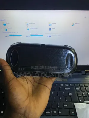 PSP Vita Cracker + 17 Jeux