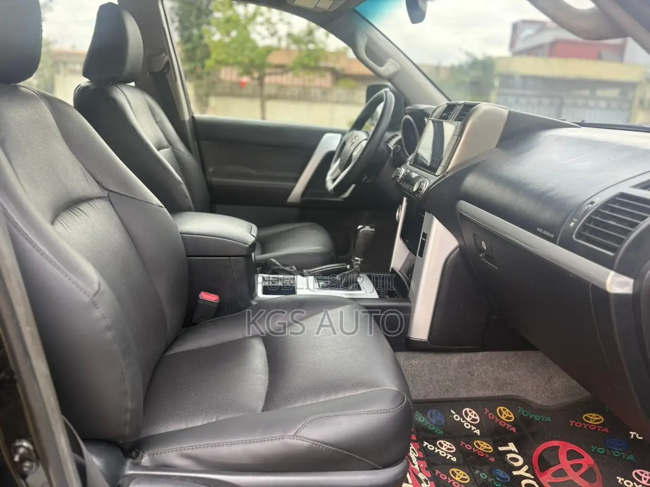 Toyota Land Cruiser Prado 2010 Noir