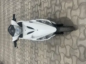 Photo - New Yamaha Autre 2016 Blanc
