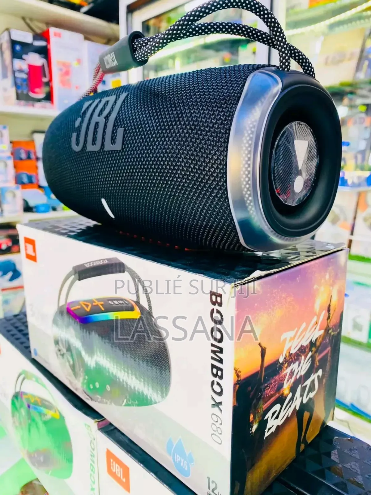 JBL Boombox 680