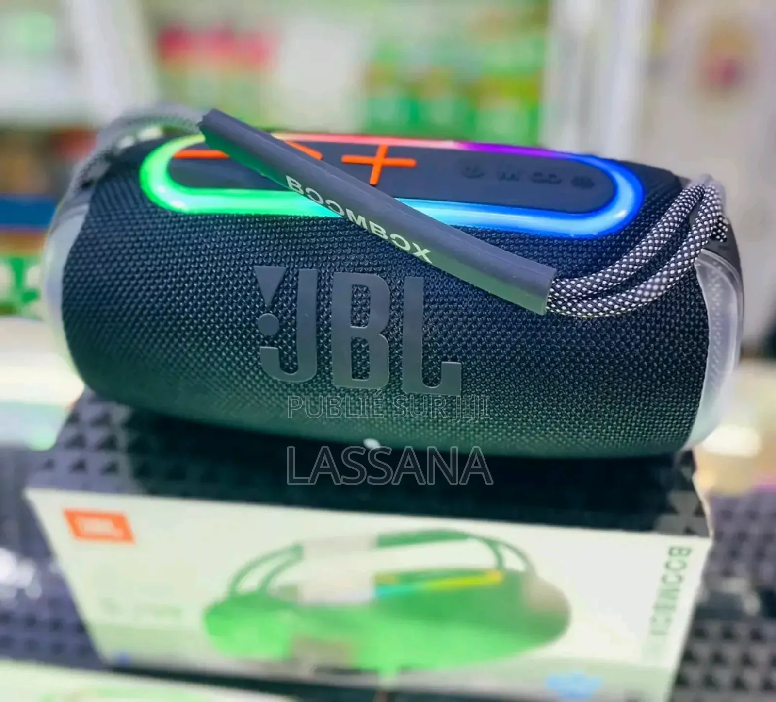 JBL Boombox 680
