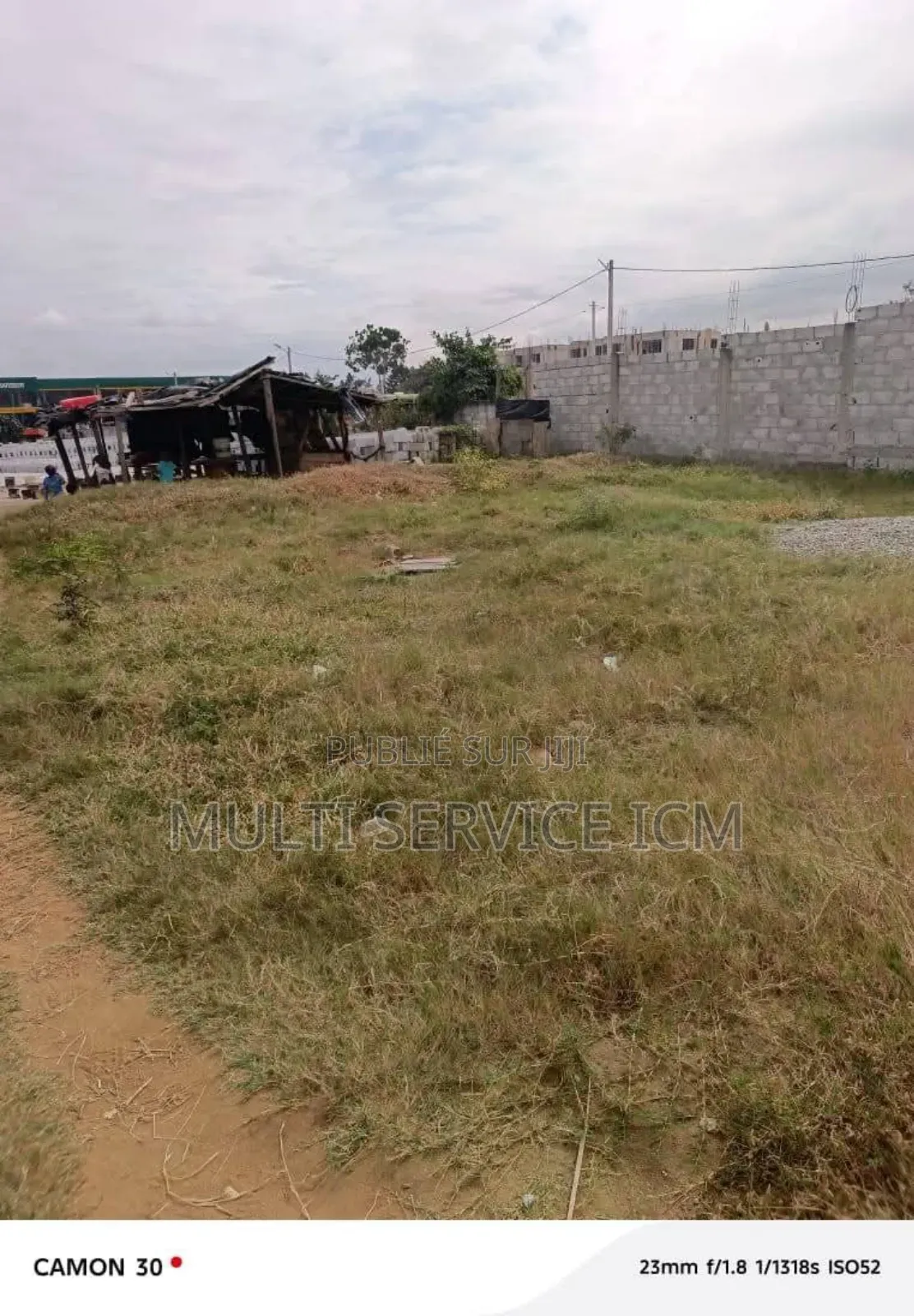 En Vente Un Très Beau Terrain Plat À Bingerville Au Palais À l'Angle