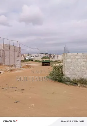 En Vente Un Très Beau Terrain Plat À Bingerville Au Palais À l'Angle