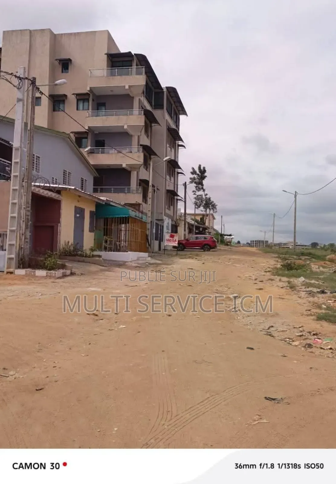 En Vente Un Très Beau Terrain Plat À Bingerville Au Palais À l'Angle