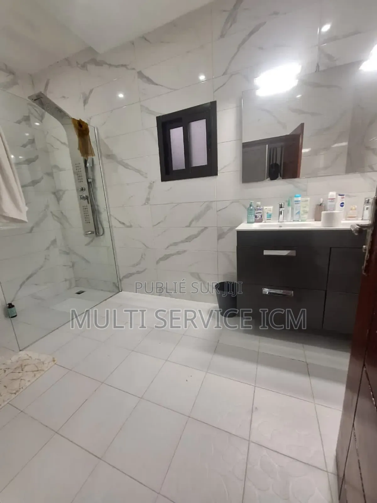 Furnished 6chbre Duplex dans Ismaël Coulibaly, Cocody à Vendre