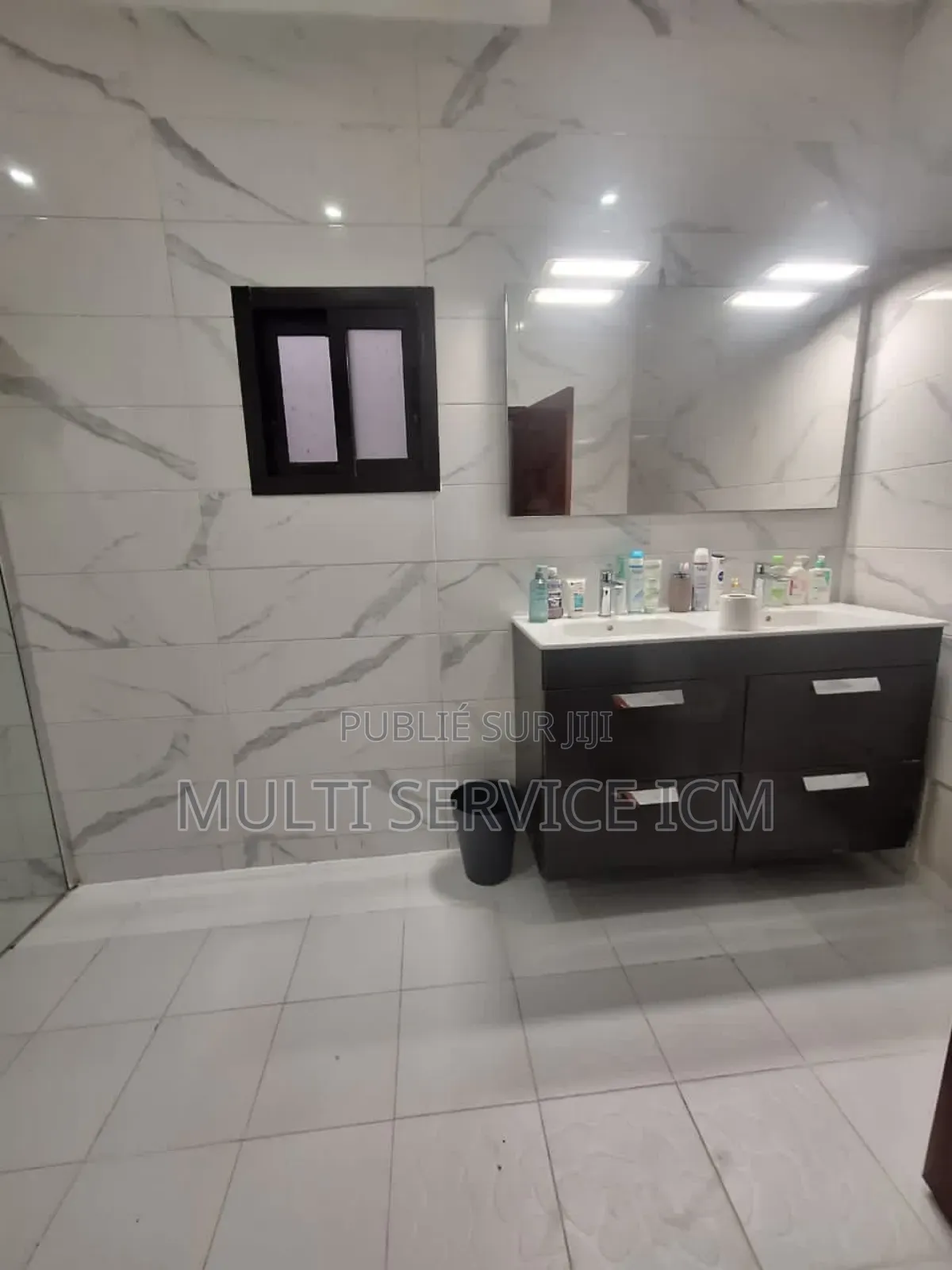 Furnished 6chbre Duplex dans Ismaël Coulibaly, Cocody à Vendre