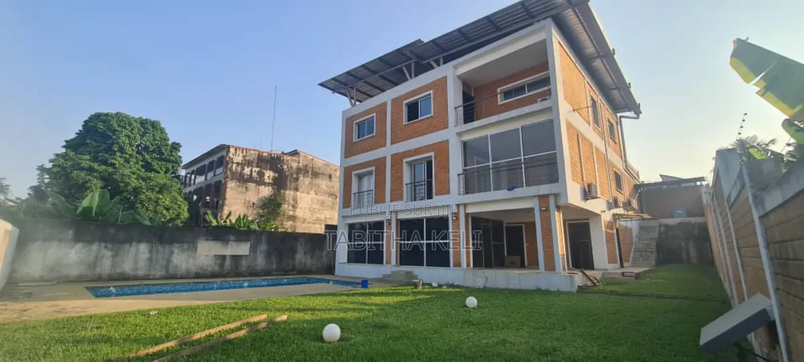 5chbre Duplex dans G.F.J Lmmobilier, Cocody à Louer