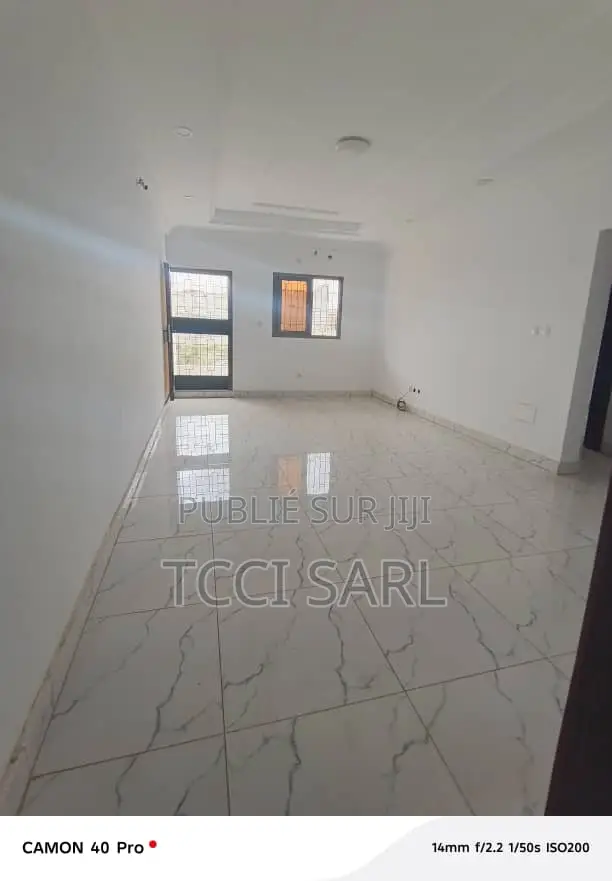 2chbre Appartement dans Kadjatou Yago, Cocody à Louer