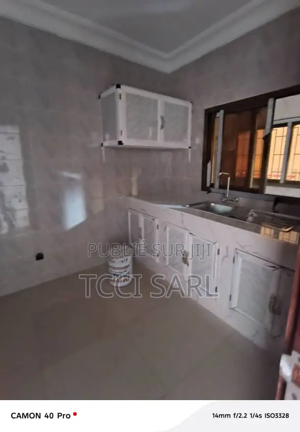 2chbre Appartement dans Kadjatou Yago, Cocody à Louer