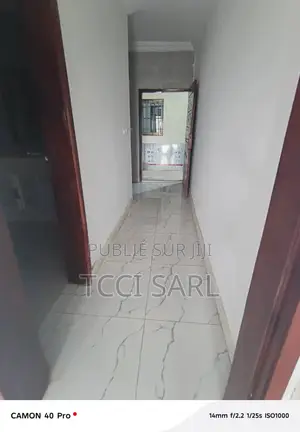 2chbre Appartement dans Kadjatou Yago, Cocody à Louer