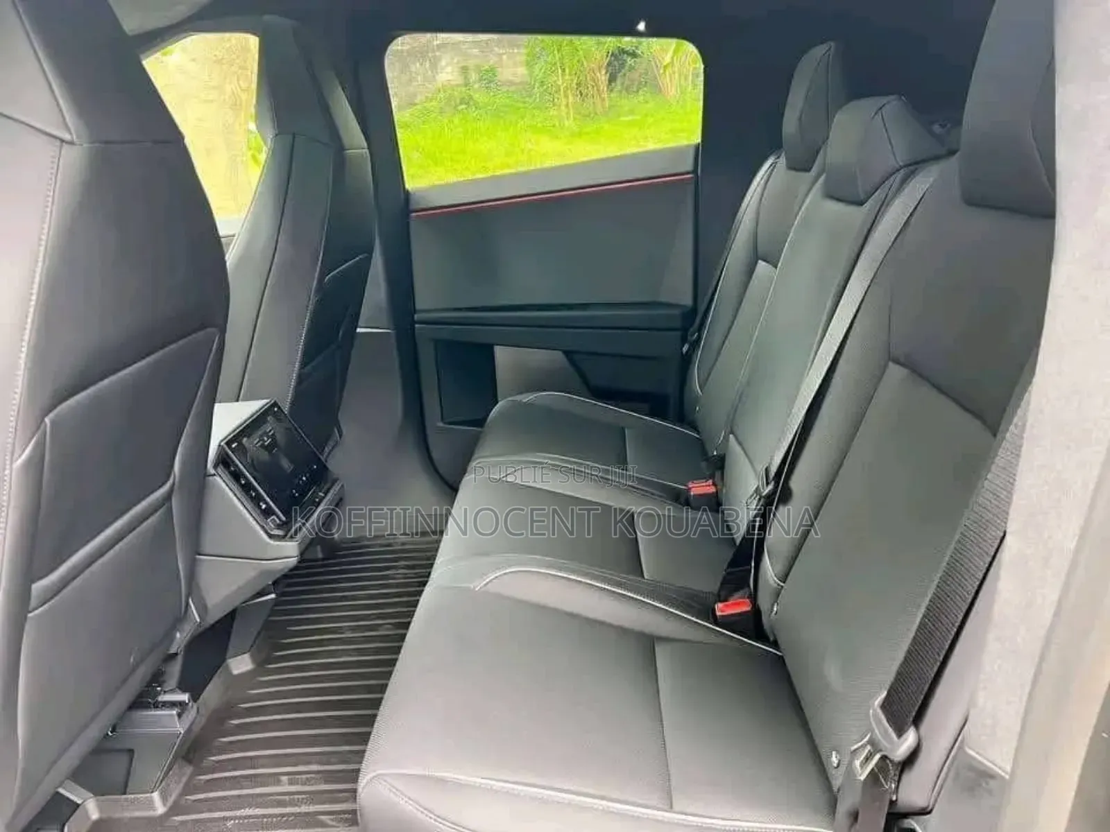 Tesla Model X 100D kWh Long Range 2023 Beige