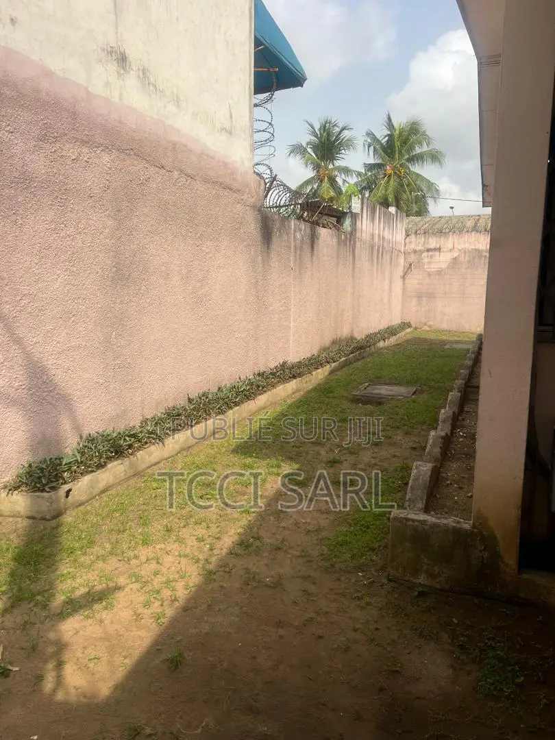 4chbre Villa dans Kadjatou Yago, Deux Plateaux à Louer