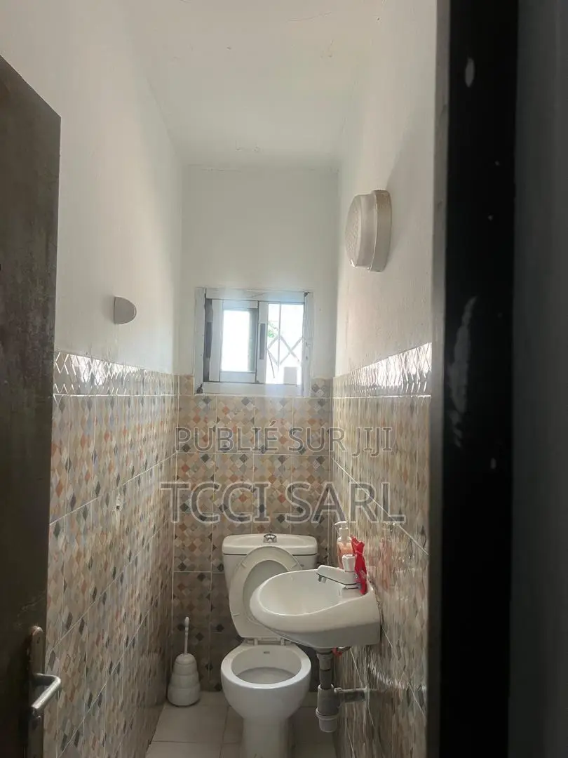 4chbre Villa dans Kadjatou Yago, Deux Plateaux à Louer