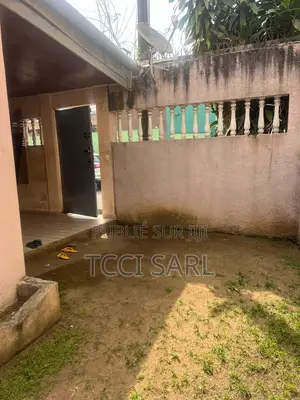 4chbre Villa dans Kadjatou Yago, Deux Plateaux à Louer
