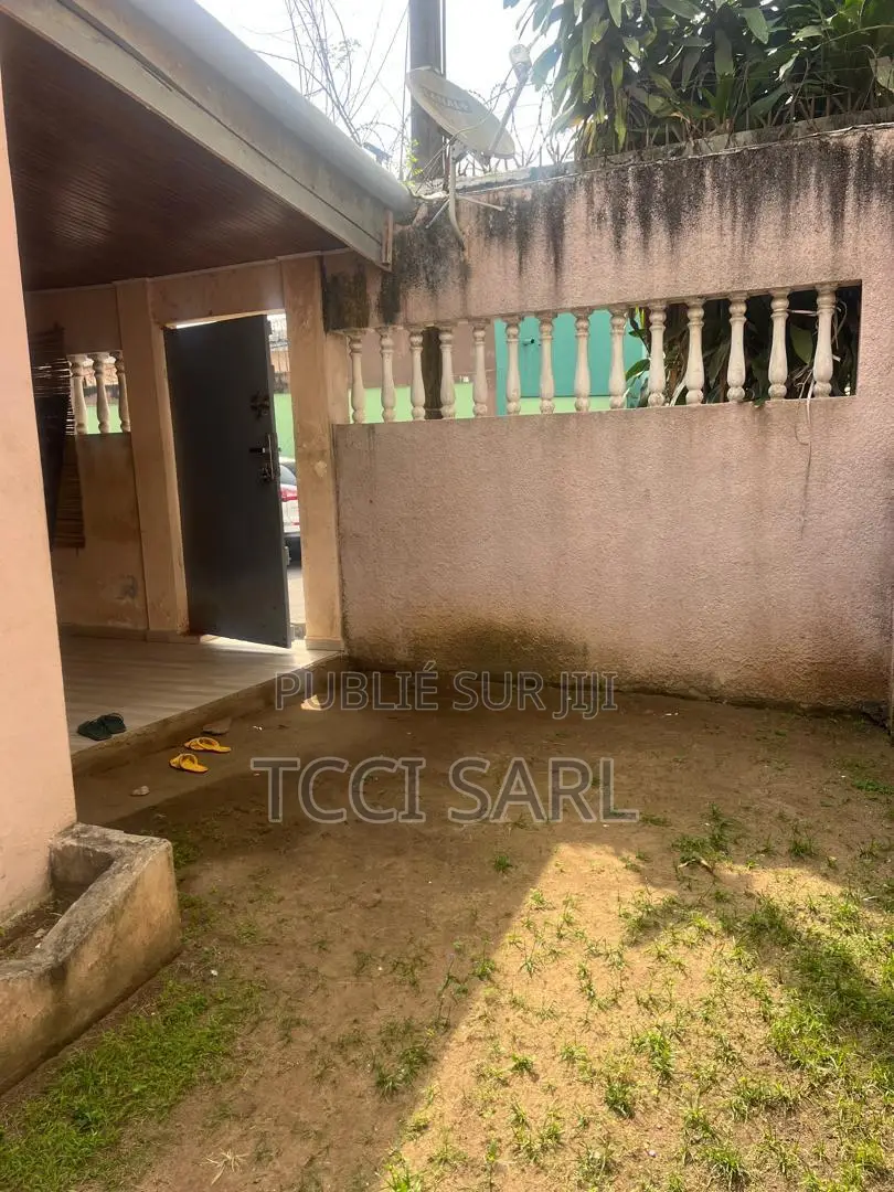 4chbre Villa dans Kadjatou Yago, Deux Plateaux à Louer