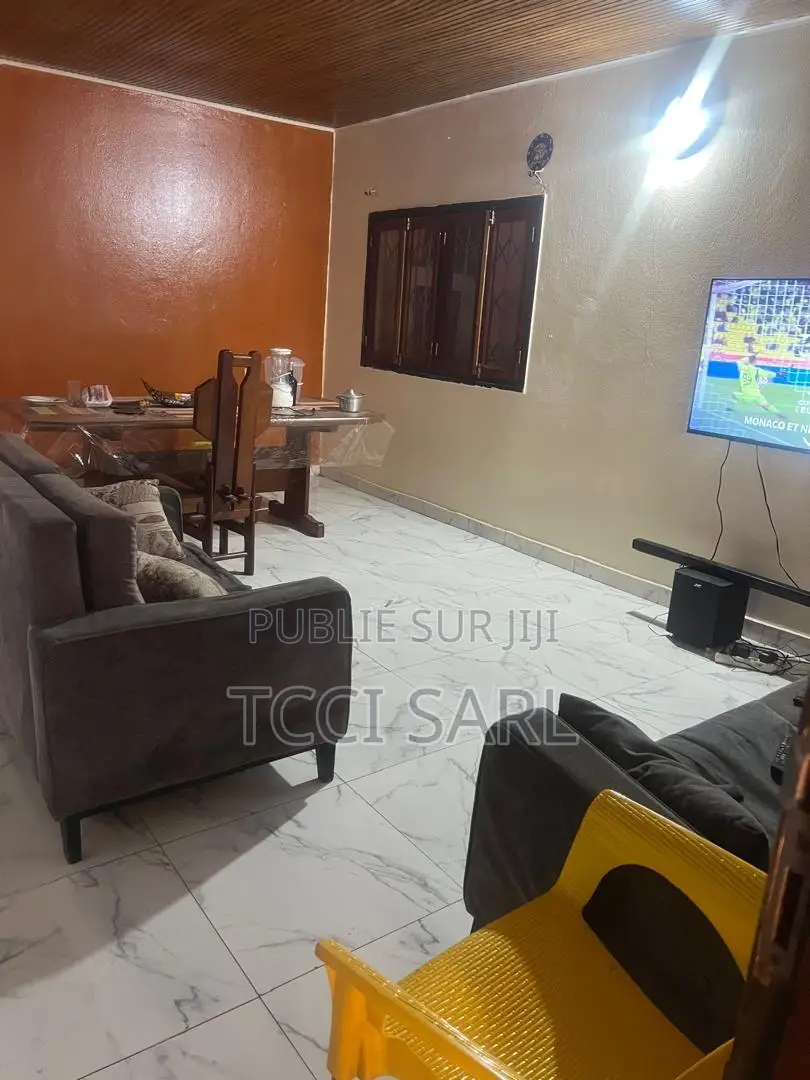 4chbre Villa dans Kadjatou Yago, Deux Plateaux à Louer