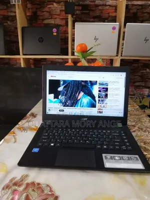 Photo - New Ordinateur Portable Lenovo IdeaPad 1 2GB Intel Core 2 Duo SSD 32GB