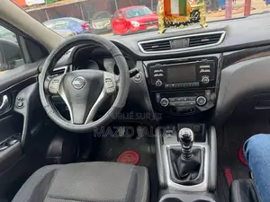 Photo - Nissan Qashqai 2016 Gris